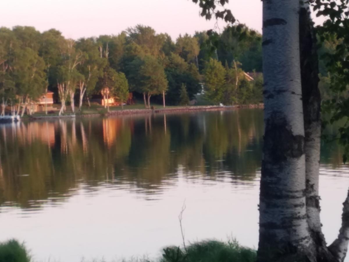 Historic Birch Lodge And Motel Trout Lake Exteriör bild